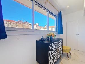 Nestor&Jeeves - TERRASSE D OR - By sea - Terrace