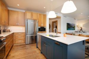 1 Waterfront Way 306