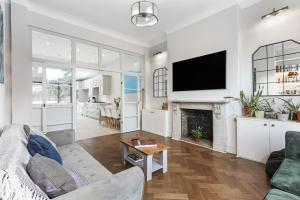 Large Modern Family Wandsworth Home - Sleeps 12