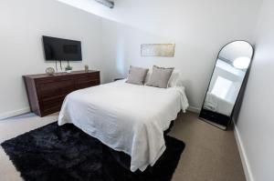 Ultra Modern Strip District Suite