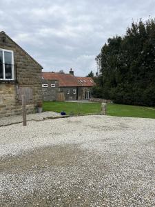 Idyllic retreat with log burner near Danby Castle