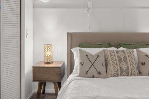 Downtown location Near the Beach Dog Friendly