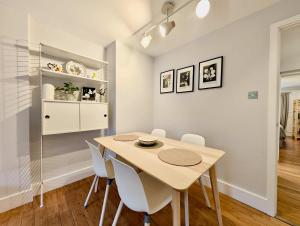 Victoria Park Retreat Stylish 2 Bed Flat