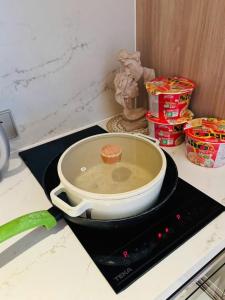 A la carte studio apartment with bay view and water music