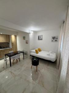 Frontière de Monaco - Joli deux pièces - FD