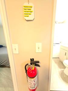 Cozy home on a quiet street minutes to DT Kingston