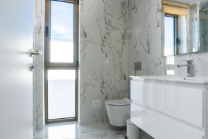 Bright & Stylish First Floor Apartment - 16L