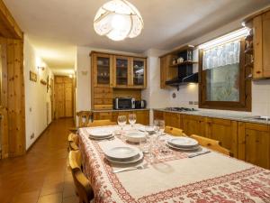 Apartment Erica Apartment by Interhome