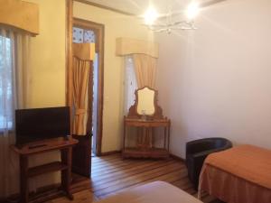 Hotel Halley, Encanto Colonial en el Centro de Vicuña