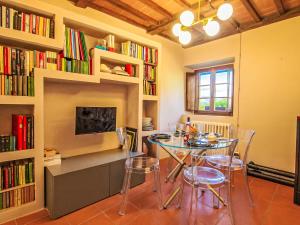 Apartment Il Frassino del Borgo di Ghiora by Interhome