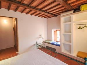 Apartment A Il Frassino del Borgo di Ghiora by Interhome