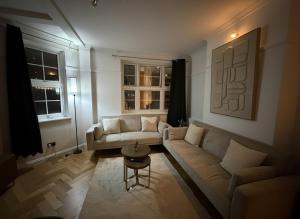 Modern Central London Apartment near Paddington & Hyde Park - Sleeps 9