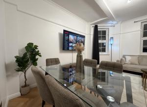 Modern Central London Apartment near Paddington & Hyde Park - Sleeps 9