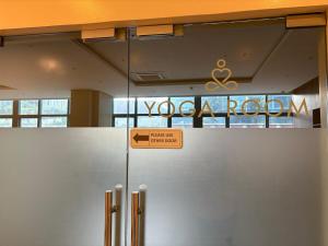 Aesthetic Modern Suite 1BR One Uptown Residence BGC