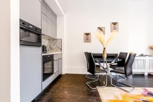 Delightful 2BR flat in Kensington, 2 minutes tube