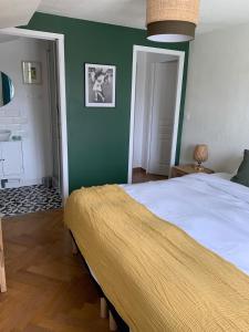 Maison Héléna by hellofriends, au vert, piscine, padel