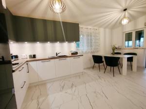 Klarisa Urban Oasis Apartments