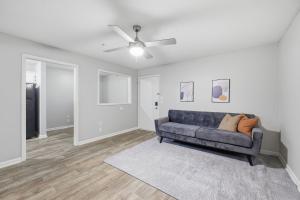 Trendy 2BR2BA Highland Park Escape
