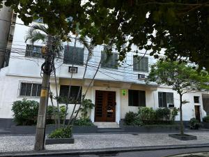 Apto charmoso em frente a lagoa