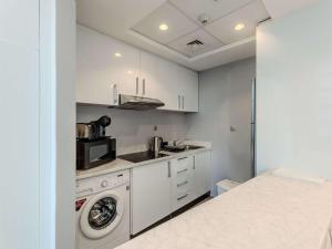 Cayan Tower Dubai Marina - Views & Free Pool