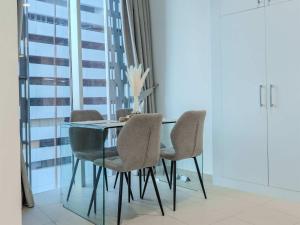 Cayan Tower Dubai Marina - Views & Free Pool