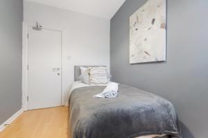 New! 4BR in Mitchell Street