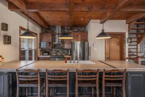 Chalet 9012 Chemin des Alpages by Les Chalets Alpins