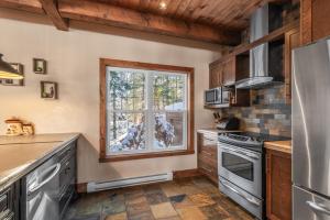 Chalet 9012 Chemin des Alpages by Les Chalets Alpins