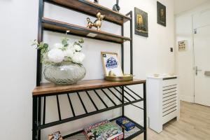 Mayfair 2BR - Steps to Oxford Street & Hyde Park