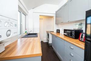 4 Bedroom House For Corporate Stays in Kettering