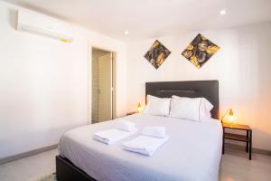 Alto da Lapa House w Parking by LovelyStay