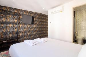 Alto da Lapa House w Parking by LovelyStay