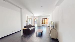 Casa Amplia 5 personas Amplio Jardin y Parrilla Zona Muy Tranquila en Tigre Centro