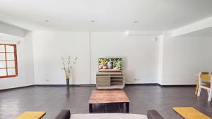 Casa Amplia 5 personas Amplio Jardin y Parrilla Zona Muy Tranquila en Tigre Centro