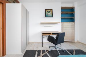 Sienkiewicza City Centre Apartment by BookingHost