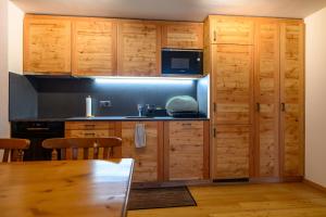 Residence Veisivis 72, appartement de charme rénové à La Forclaz, Evolène