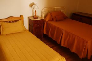 Hotel Halley, Encanto Colonial en el Centro de Vicuña