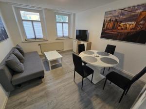 FERIENWOHNUNG 75m2 APARTMENT in ZITTAUER STADTZENTRUM INNENSTADT INNENRING TOP LAGE - WOHNEN AUF ZEIT IN ZITTAU - 3 RAUM WOHNUNG