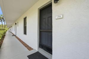 Renovated Designer Furnished With Lake Views