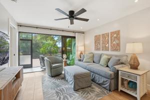 Renovated Designer Furnished With Lake Views