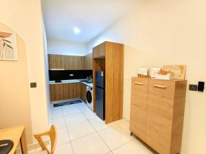 GreenHaven High Level 1BR 6pax, PetFriendly I Unblock Pool View, Netflix & Coway I Permas CIQ