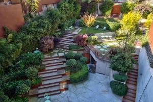 Beyoglu Hacımimi Gardens içinde özel bahçeli daire