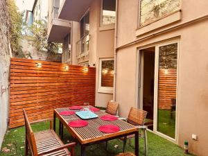 Beyoglu Hacımimi Gardens içinde özel bahçeli daire