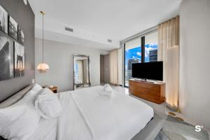 Luxury 3-BD Apartment in Gran Paraiso Corner