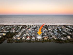 Luxury Corolla Home 3 Mins to Beach & Lake Views