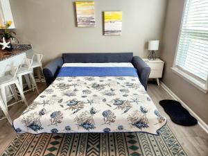 Sunset Dreams - King Bed - 5 Min Walk to Beach