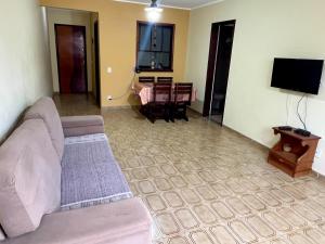 Apartamento de 1 quarto na quadra da praia