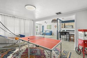 2Blocks2Beach, Ping Pong, BBall, Backyard, Grill