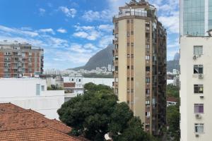 Um Lar no Humaitá - Prático e Requintado