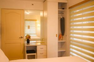 Casa - The Calm Coastal Two-Bedroom Suite Near SM Seaside Mall and Nustar Casino